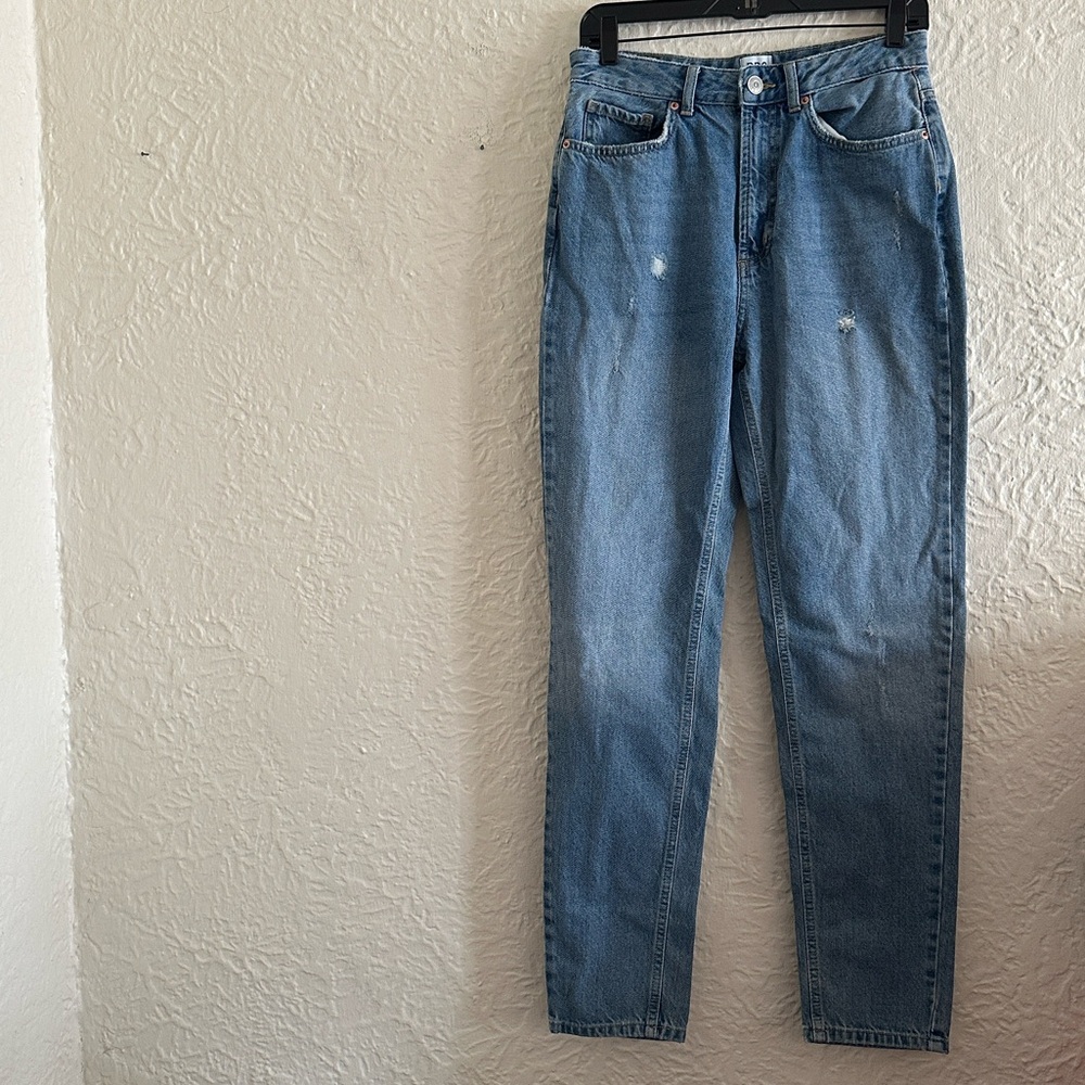 Urban Outfitters BDG Medium Wash Distressed Mom Jeans 27